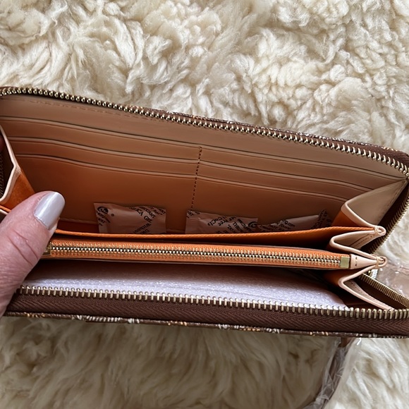 NWT Crosslace leather wristlet,lacrosse weave print leather and natural leather - Picture 8 of 11